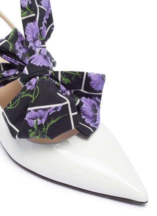 Detail View - Click To Enlarge - PRADA - Detachable bow patent leather slingback pumps