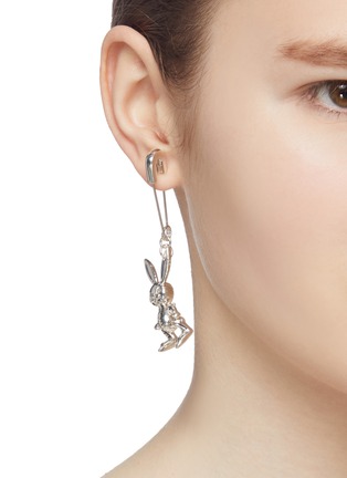 Figure View - Click To Enlarge - AMBUSH - 'Inflated Bunny' drop safety pin single earring