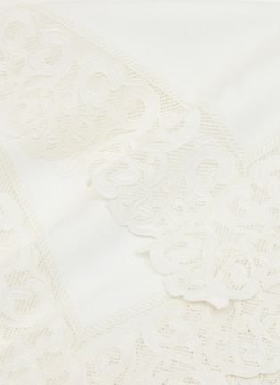 Detail View - Click To Enlarge - FRETTE - Ornate Medallion Lace king size top sheet – Milk