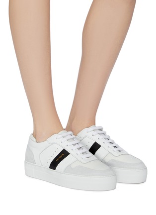 axel arigato platform sneaker white