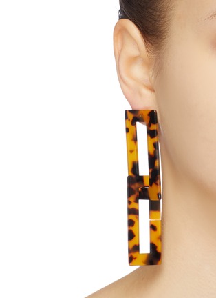 Figure View - Click To Enlarge - KENNETH JAY LANE - Tortoiseshell rectangle link drop earrings