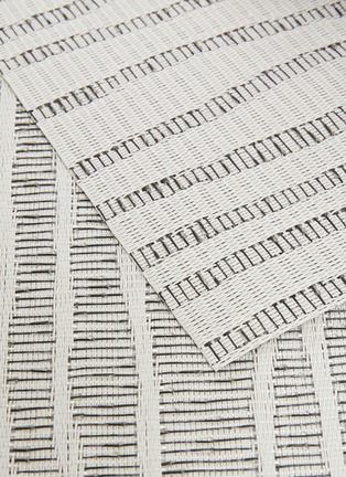 Detail View - Click To Enlarge - CHILEWICH - Current placemat – Natural