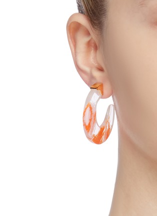Figure View - Click To Enlarge - EJING ZHANG - 'Tohil' resin hoop earrings