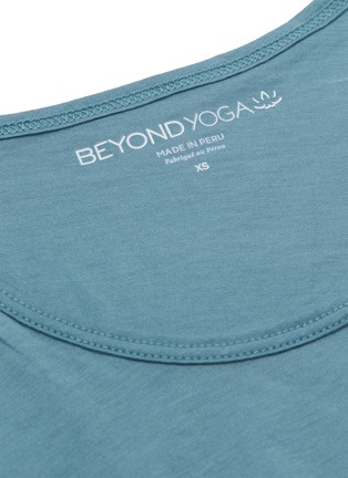 Detail View - Click To Enlarge - BEYOND YOGA - 'Round the Twist' drape racerback tank top