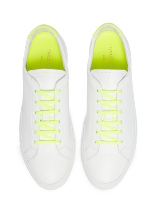 Detail View - Click To Enlarge - COMMON PROJECTS - 'Retro Low Fluro' neon collar leather sneakers