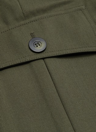  - COMME MOI - Belted pleated cargo pants