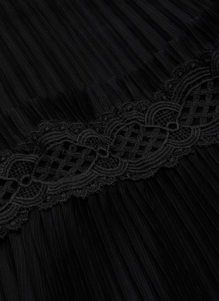 Detail View - Click To Enlarge - ALICE & OLIVIA - 'Emmie' lace trim tiered hem pleated tulle skirt