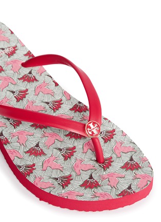 Detail View - Click To Enlarge - TORY BURCH - 'Thin' dove print flip flops
