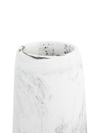 Detail View - Click To Enlarge - DINOSAUR DESIGNS - Pebble tall vase – Black & Snow Swirl