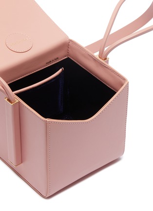 Detail View - Click To Enlarge - ROKSANDA - Leather top handle box bag
