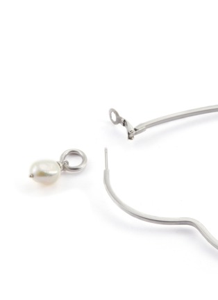 Detail View - Click To Enlarge - MING YU WANG - 'Ai' heart hoop freshwater pearl drop earrings