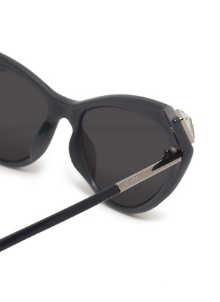 Detail View - Click To Enlarge - FENDI - Glass crystal tip acetate cat eye sunglasses