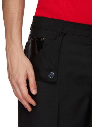 Detail View - Click To Enlarge - BURBERRY - PVC patch pocket pleated shorts