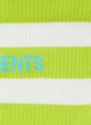 Detail View - Click To Enlarge - VETEMENTS - x Reebok logo intarsia socks