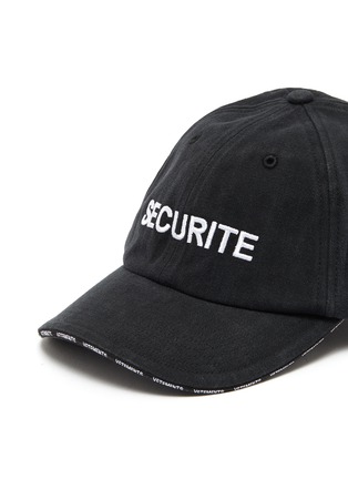 Detail View - Click To Enlarge - VETEMENTS - x Reebok 'Securite' slogan embroidered baseball cap