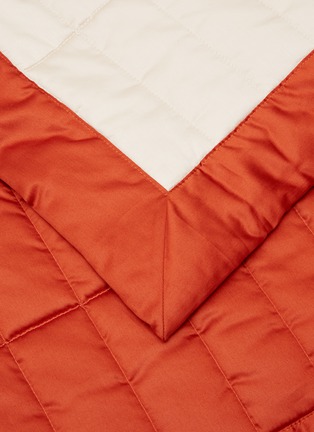 Detail View - Click To Enlarge - FRETTE - Quilted rectangular king size bedcover – Savage/Red Lacquer