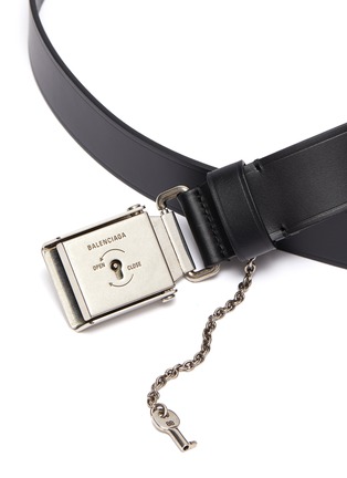 Detail View - Click To Enlarge - BALENCIAGA - Key lock buckle leather belt