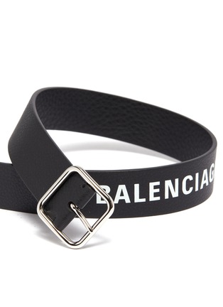 Detail View - Click To Enlarge - BALENCIAGA - 'Everyday' logo print leather belt
