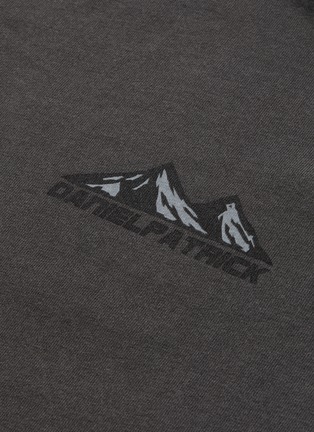  - DANIEL PATRICK - 'Moving Mountains' logo graphic print T-shirt