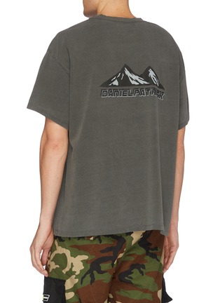 Back View - Click To Enlarge - DANIEL PATRICK - 'Moving Mountains' logo graphic print T-shirt