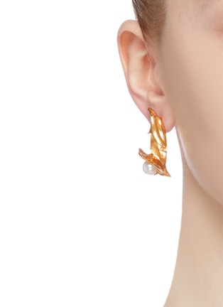 Figure View - Click To Enlarge - OSCAR DE LA RENTA - 'Flower' faux pearl drop earrings