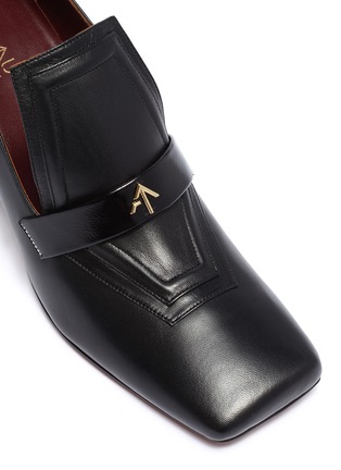 Detail View - Click To Enlarge - MANU ATELIER - Leather loafer pumps