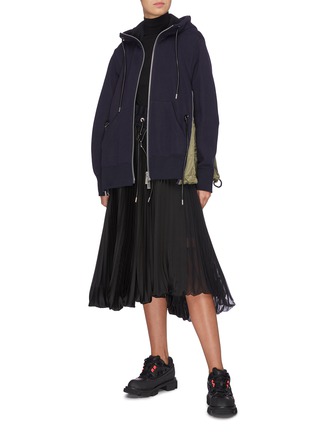 Figure View - Click To Enlarge - SACAI - Contrast nylon zip side drawstring hoodie