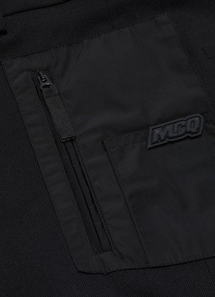  - MC Q - 'Doherty' logo patch cropped pants