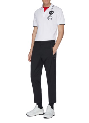 Figure View - Click To Enlarge - MC Q - 'Doherty' logo patch cropped pants