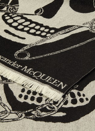 Detail View - Click To Enlarge - ALEXANDER MCQUEEN - Chained Skull wool scarf