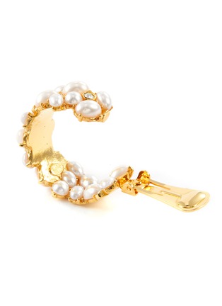 Detail View - Click To Enlarge - KENNETH JAY LANE - Glass crystal pearl embellished hoop clip earrings