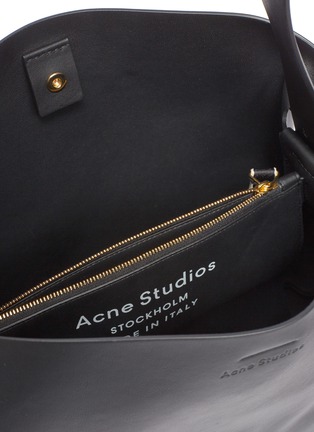 Detail View - Click To Enlarge - ACNE STUDIOS - Knot side midi leather shoulder bag