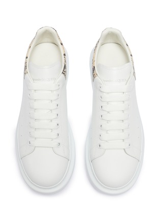 Detail View - Click To Enlarge - ALEXANDER MCQUEEN - 'Oversized Sneaker' in leather with python embossed collar