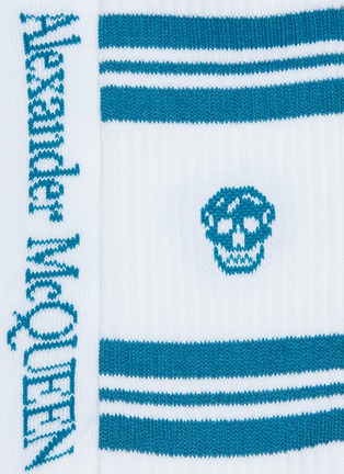 Detail View - Click To Enlarge - ALEXANDER MCQUEEN - Skull print stripe sport socks
