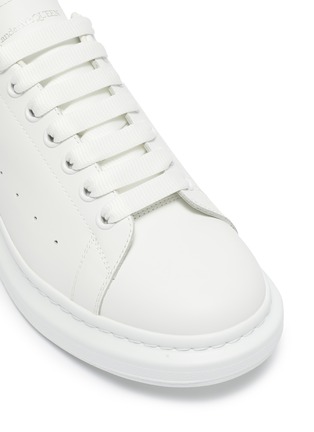 Detail View - Click To Enlarge - ALEXANDER MCQUEEN - 'Oversized Sneaker' in leather with flame stud collar