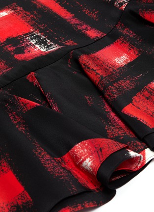 Detail View - Click To Enlarge - ALEXANDER MCQUEEN - Drape sleeve abstract check print silk peplum dress