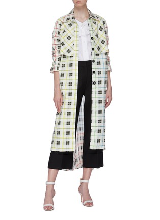 Figure View - Click To Enlarge - SILVIA TCHERASSI - 'Birdie' pleated back check grid trench coat