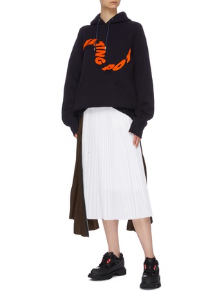 Figure View - Click To Enlarge - SACAI - 'Melting Pot' slogan embroidered scuba jersey hoodie
