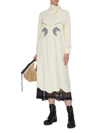 Figure View - Click To Enlarge - TOGA ARCHIVES - Sash scarf neck graphic embroidered lace hem dress