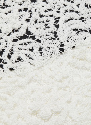 Detail View - Click To Enlarge - CHLOÉ - Floral guipure lace pencil skirt