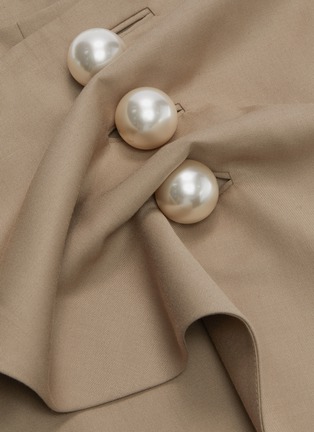 Detail View - Click To Enlarge - KIMHĒKIM - 'Venus' faux pearl button ruched midi skirt