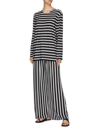 Figure View - Click To Enlarge - NORMA KAMALI - Pleated stripe straight leg pants