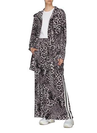 Figure View - Click To Enlarge - NORMA KAMALI - 'Boyfriend Elephant' stripe outseam leopard print sweatpants