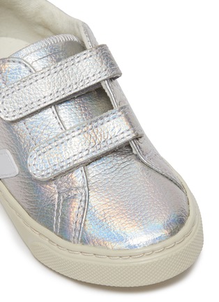 Detail View - Click To Enlarge - VEJA - 'Esplar' metallic leather toddler sneakers