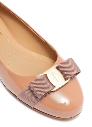 Detail View - Click To Enlarge - SALVATORE FERRAGAMO - 'Varina' bow patent leather ballet flats