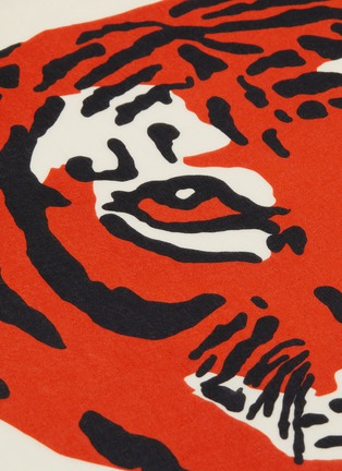 Detail View - Click To Enlarge - GUCCI - Tiger print modal-silk scarf