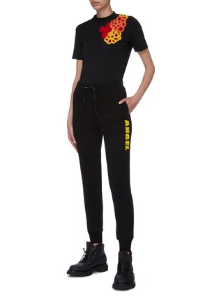 Figure View - Click To Enlarge - ANGEL CHEN - Bead logo patch sweatpants
