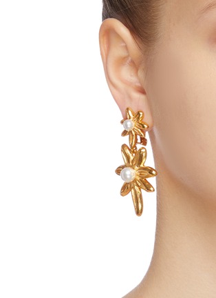 Figure View - Click To Enlarge - OSCAR DE LA RENTA - Swarovski pearl star drop clip earrings
