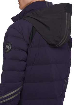 Detail View - Click To Enlarge - CANADA GOOSE - 'Hybridge' reflective stripe hooded puffer jacket