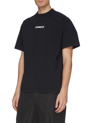 Front View - Click To Enlarge - VETEMENTS - Inverted logo print washing label T-shirt